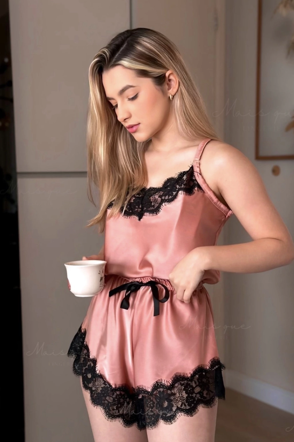Pijama Satin com Renda Rose